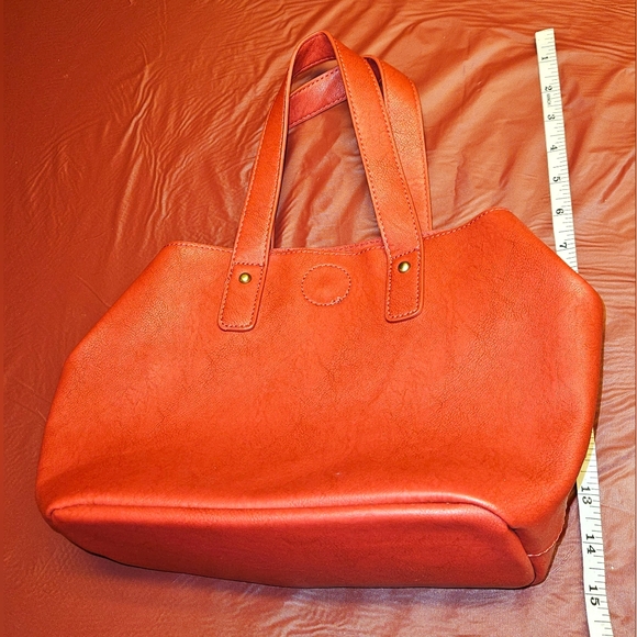 CBOCS  Red Satchel Purse w/Matching Zip Cosmetic Bag Suede Like Lining E.U.C. - Picture 2 of 13